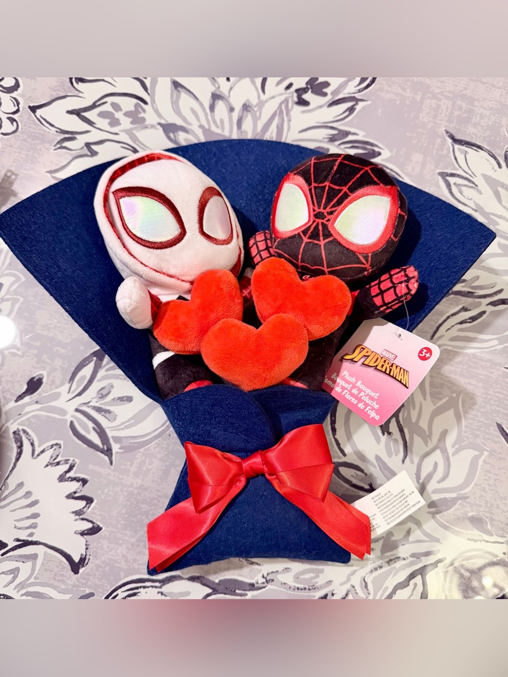 NWT Spider-Man & Spider-Gwen Valentine’s Day Felt Bouquet